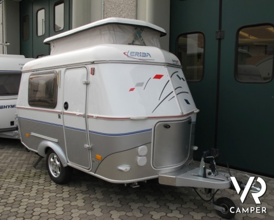 Eriba Touring Puck 120 GT: caravan compatta con solo 650 kg di peso, trainabile con qualsiasi autovettura.